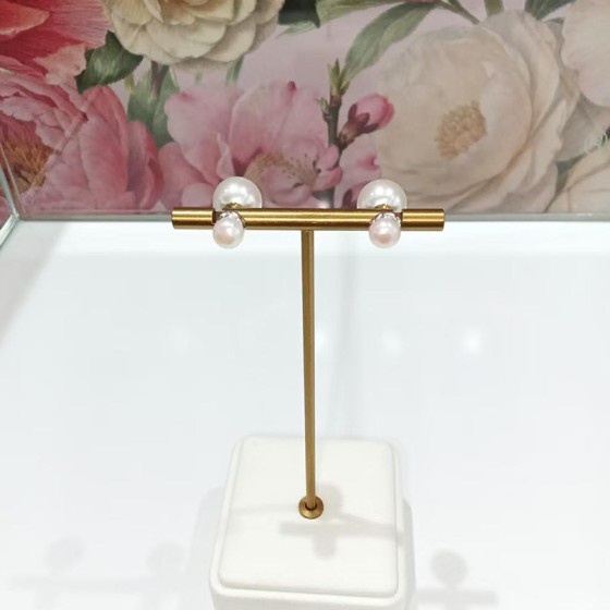 Cloud Pearl Double Bun